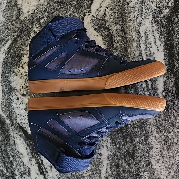 (5) DCSHOECOUSA DC Skate Shoes High Top Classic 👌 😎 - Picture 4 of 8